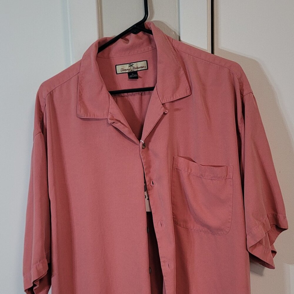 Tommy Bahama Men's XL Coral Short Sleeve Button Down Shirt 100% Silk